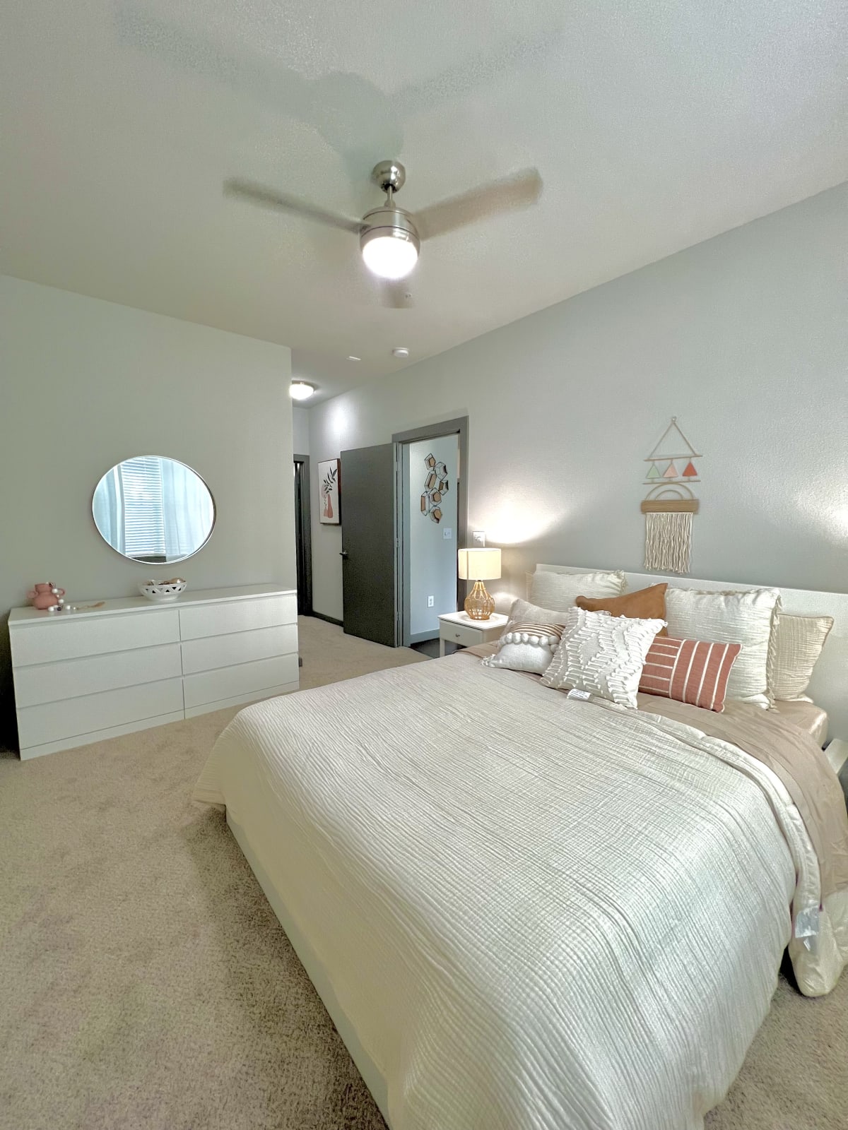 Studio, 1, 2 & 3Bedroom Lofts Apartments in San Antonio Lofts on